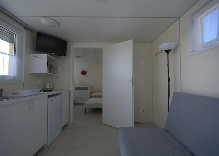 Male - Letniskowe ポビエロボ